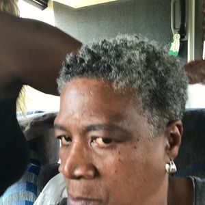 Meet your Posher, Lenora